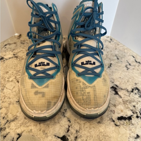 NIKE LEBRON 19 SPACE JAM - Picture 3 of 7